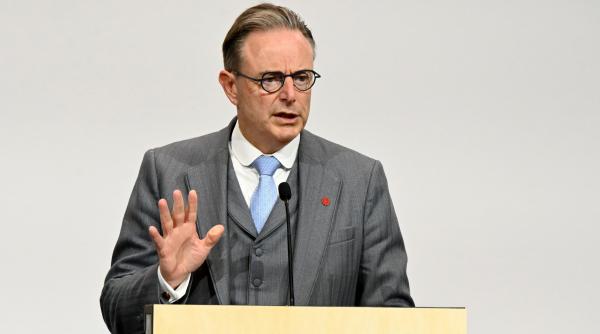 Premierul Belgiei spune că a fost amenințat personal de Moscova, în cazul în care acceptă folosirea activelor ruse înghețate