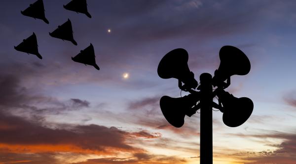 drone necunoscute au aparut joi la baza de submarine nucleare a frantei armata a lansat un atac impotriva lor