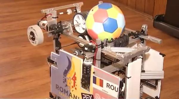 elevii care au adus aurul pentru romania la concursul de robotica au prezentat in premiera inventia cu care au impresionat juriul