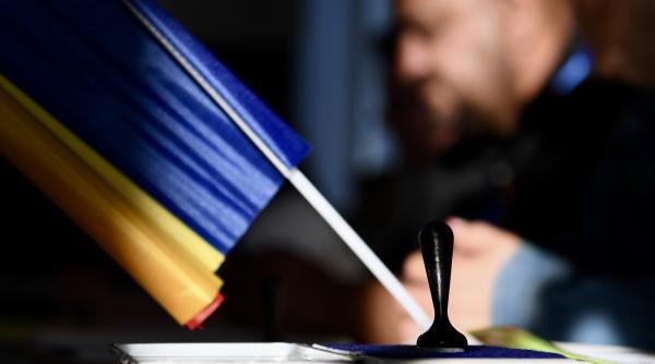 Opt candidați la alegerile pentru CJ Buzău. Printre ei se se află un fost premier, un fost militar şi un fost polițist
