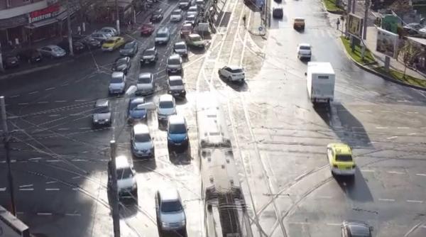 Şefa Transporturilor din PMB dezvăluie că sare la bătaie în trafic: Am luat pistolul şi i l-am pus la cap şoferului de taxi 