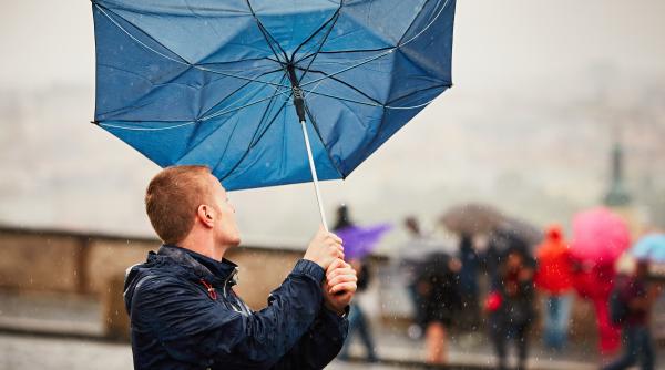 avertizari meteo de vreme rea e cod galben de vant puternic in bucuresti si 9 judete in capitala se anunta si ploi
