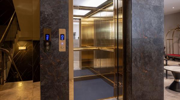 de ce au lifturile oglinzi motivul este unul psihologic