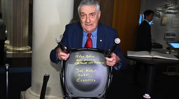 mesajul unui economist laureat cu premiul nobel pentru europeni nu va mai facete griji pentru cresterea economica si distrati va