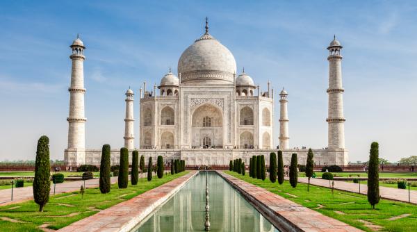 „N-am putea face un test pe Taj Mahal?”. Un film de la Bollywood duce monumentul iubirii din India într-un conflict istoric și politic