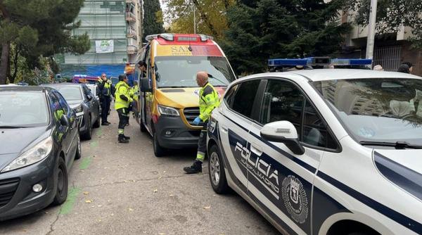O mamă s-a prăbușit de la etajul zece cu gemenii în brațe, la doar o zi după ce au împlinit 3 ani