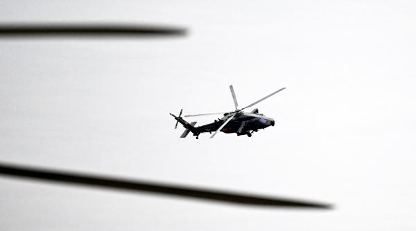 Un elicopter al Bulgariei aprovizionează echipajul navei ruse atacate de Ucraina: Urmează să fie dusă într-un loc sigur