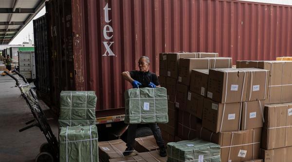 Excedentul comercial al Chinei depășește 1 trilion de dolari pentru prima dată, în ciuda tarifelor lui Trump