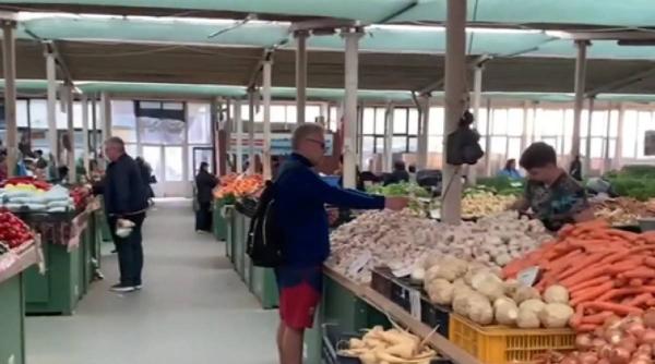 Pe ce cheltuie românii cei mai mulţi bani, în fiecare lună. "Avem nevoie de un venit de 10.000 de lei ca să trăim decent"