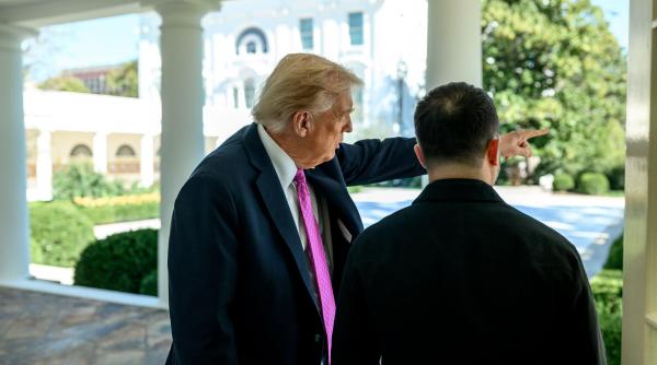 Axios: Trump îl presează masiv pe Zelenski să accepte „repede” planul de pace. Motivul rupturii dintre ucraineni și americani