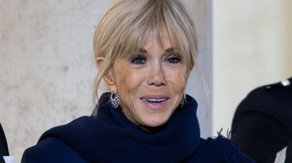 Brigitte Macron șochează Franța. A fost filmată în timp ce înjura activistele care au întrerupt un show: "Le dăm afară pe c..vele alea"