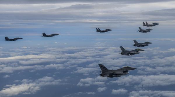 Coreea de Sud ridică de la sol de avioane militare după ce nouă aeronave ruseşti şi chineze au intrat în zona sa de apărare