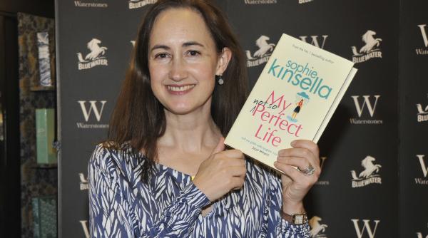 a murit autoarea sophie kinsella scriitoarea fusese diagnosticata cu o forma agresiva de cancer la creier