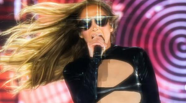 jennifer lopez si a indepartat tatuajul pe care i l a dedicat lui ben affleck de ziua indragostitilor in 2023