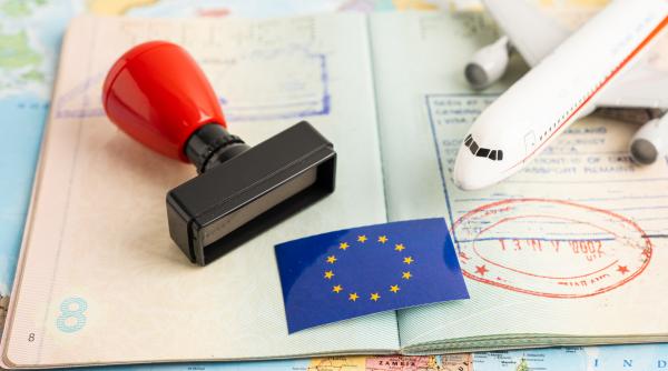 sua planuiesc sa verifice conturile de pe retelele de socializare ale tuturor turistilor indiferent daca au nevoie de viza sau nu