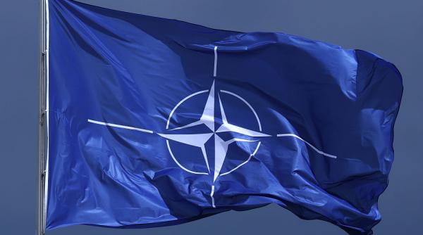 un republican a depus un proiect de lege in congres pentru retragerea statelor unite din nato alianta e o relicva a razboiului rece