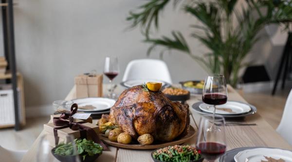 Anatomia unei mese perfecte: cum construiești un meniu echilibrat, de la aperitiv la felul principal 