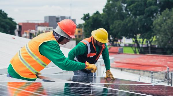 În ce perioadă a anului ar trebui să începi proiectul de instalare a panourilor fotovoltaice