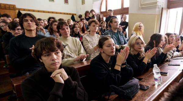 Ministerul Educaţiei vrea să fie completat fondul de burse sociale pentru studenţi în 2026 cu 60 de milioane de euro