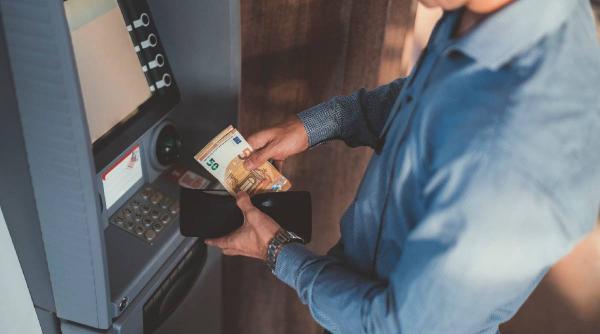 Comisia Europeană spune că Bulgaria se va alătura zonei euro la 1 ianuarie 2026, indiferent de situaţia politică