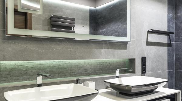 Design modern de baie: chiuvete și oglinzi elegante pentru un aspect contemporan 