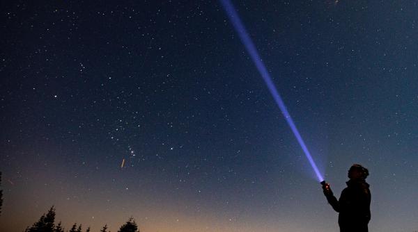 geminidele ating punctul maxim pe 14 decembrie 2025 pe cer se vor putea observa 100 de stele cazatoare pe ora cu ochiul liber