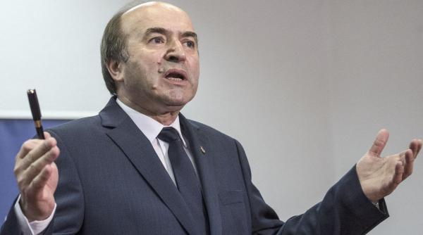 Tudorel Toader: Nu e normal ca românii să stea 10 ani prin tribunale. Documentarul Recorder nu e o coincidență