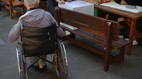 zeci de mii de pacienti cu dizabilitati se tem ca vor pierde indemnizatiile noile criterii ne vindeca boala din pix