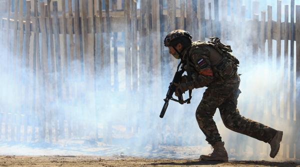 Fost comandant NATO: propunerea de pace a lui Trump încurajează un atac rusesc asupra Alianței