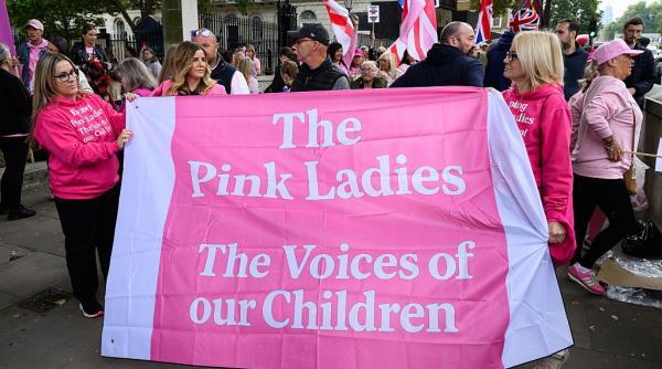ce este miscarea doamnele roz aparuta recent in britanie