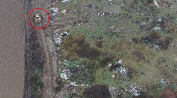 drona de la mediu vs buldozer de la primarie care arunca ilegal deseuri diana buzoianu utilajul a fost confiscat