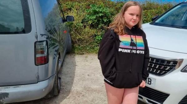 inca o fata de 13 ani a murit in urma unei provocari tiktok teigan a fost gasita inconstienta in camera ei