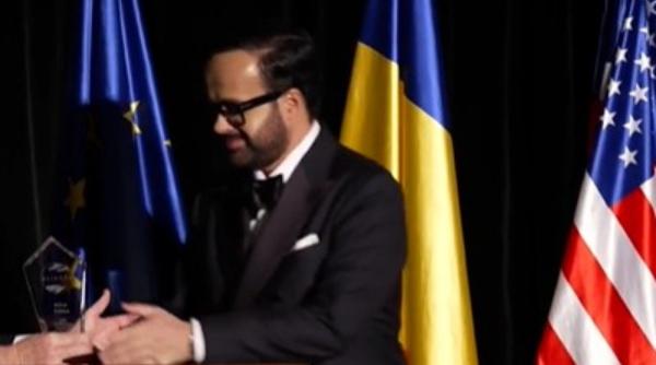 mihai gadea a primit in sua premiul pentru jurnalism de excelenta 2025 in timpul alegerilor a salvat romania are curaj