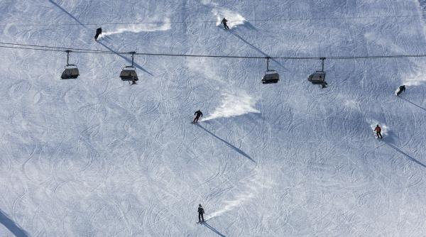 statiunea din elvetia unde schiezi complet gratuit opt kilometri de partii la dispozitia turistilor