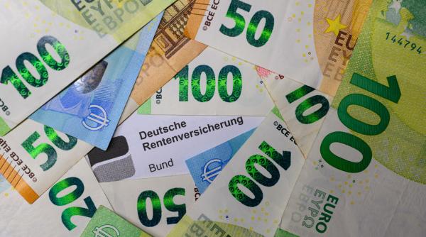 Bulgaria trece la euro, din 1 ianuarie 2026: Recomandări privind plățile, pentru românii care călătoresc în țara vecină anul viitor