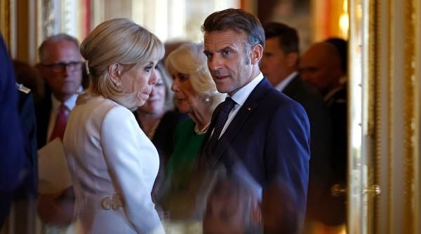 Brigitte Macron își cere scuze după ce a înjurat activistele care au întrerupt un show: "În privat, pot să mă las dusă de val"