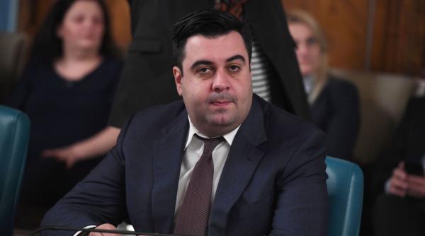 DNA face percheziții la fostul ministru al Transporturilor, Răzvan Cuc. Este suspect într-un dosar de mită și va fi dus la audieri