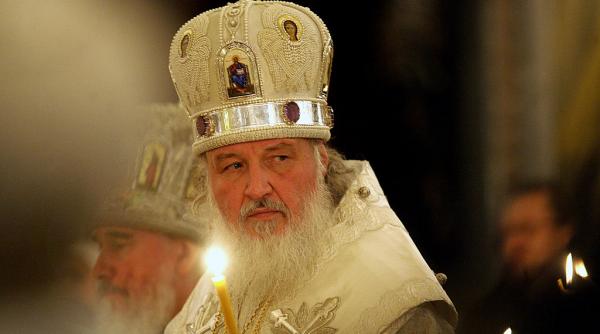 Patriarhul Kirill: "Rușii trăiesc o mare prosperitate și totul vine de la Putin. Stai și te gândești: Doamne, e chiar realitatea?"