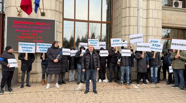 STOP abuzurilor! PUSL continuă protestele la Ministerul Mediului și cere premierului Ilie Bolojan demiterea ministrei Diana Buzoianu