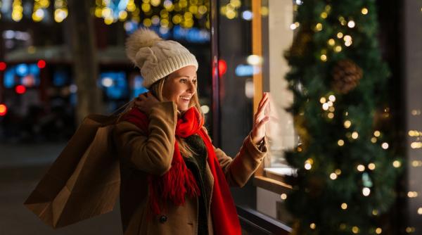 bugetul romanilor de sarbatori generatia z reduce cumparaturile de craciun generatia x cheltuie mai mult