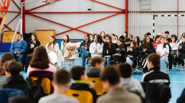 Fundația Tinmar. „Educație pentru viitor”: 413 burse pentru elevii din Sectorul 3, București