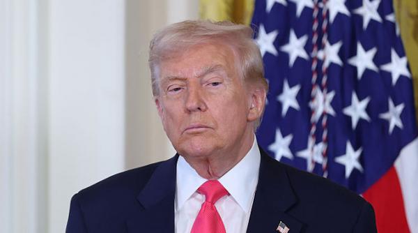 trump inaspreste regulile de intrare in sua pentru cetateni din sapte tari