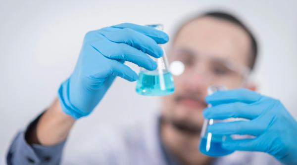 70 de ani de perseverenţă în chimie 