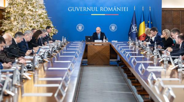 guvernul a prelungit si in 2026 cumulul pensiei cu salariul cu prioritate in educatie si sanatate