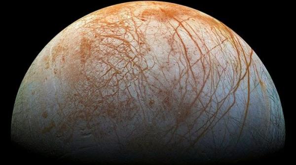 NASA a descoperit straturi de gheață pe cel mai mare satelit al lui Saturn: “Zone întinse ar putea fi considerate locuibile"