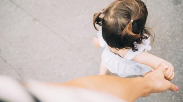 o romanca este acuzata in italia ca si a rapit fiica si a dus o in romania cum a incercat sa si stearga urmele