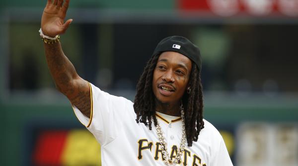 Rapperul Wiz Khalifa va fi dat în urmărire internațională, după ce a fost condamnat definitiv în România la 9 luni de închisoare