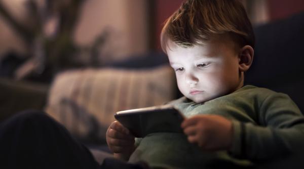 dependenta copiilor de ecrane droguri zahar si jocuri de noroc costa statul 1 35 miliarde de euro pe an