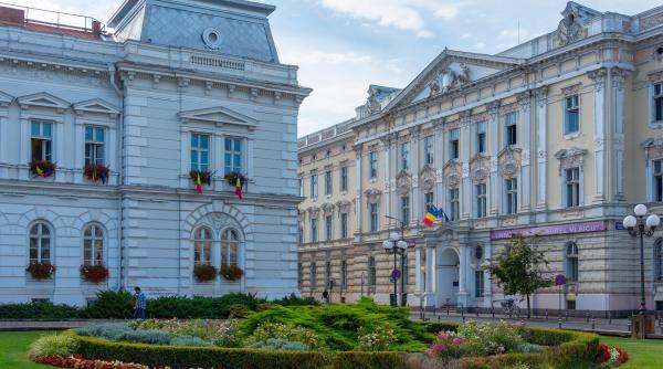 monumentul marii uniri platit de stat cu 10 milioane de lei nu a mai ajuns la destinatie trebuia dezvelit in 2012 la arad