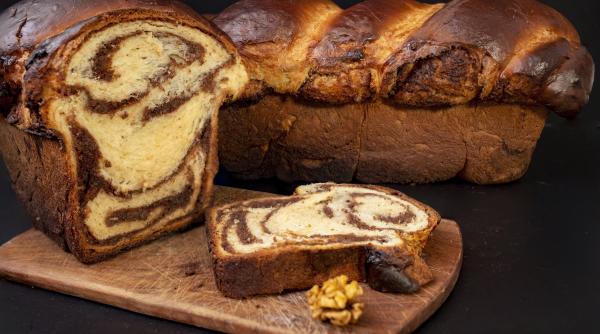 sapte milioane de cozonaci vor fi pusi in vanzare in romania pentru craciunul 2025 distribuitorii acuzati ca i au scumpit